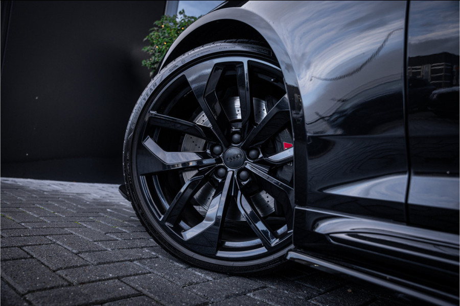 Audi RS4 Avant 2.9 TFSI quattro - Panorama | B&O | Carbon | Alcantara | Massage  | Memory