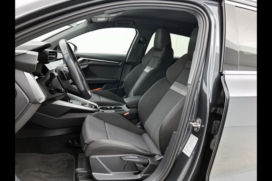 Audi A3 Sportback 35 TFSI Business edition Automaat (NAVI, ADAPTIVE CRUISE, CARPLAY, VIRTUAL COCKPIT, 1e EIGENAAR)