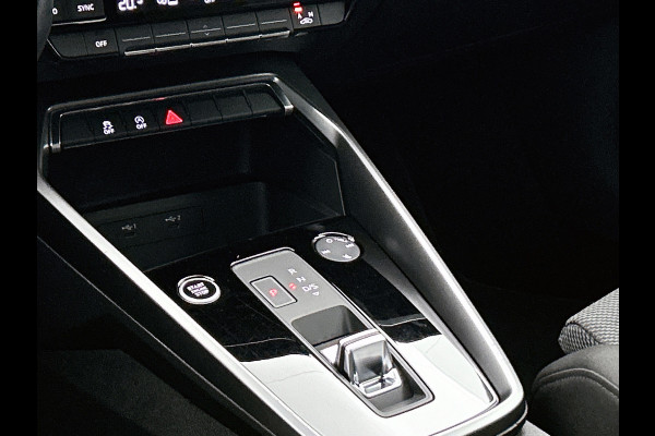 Audi A3 Sportback 35 TFSI Business edition Automaat (NAVI, ADAPTIVE CRUISE, CARPLAY, VIRTUAL COCKPIT, 1e EIGENAAR)