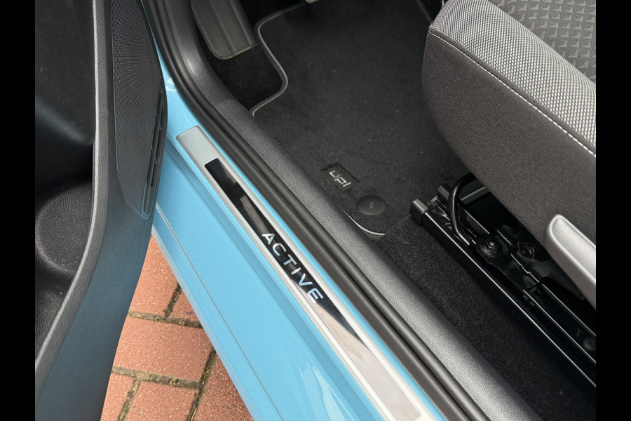 Volkswagen up! 1.0 Active 65pk | Cruise | Camera