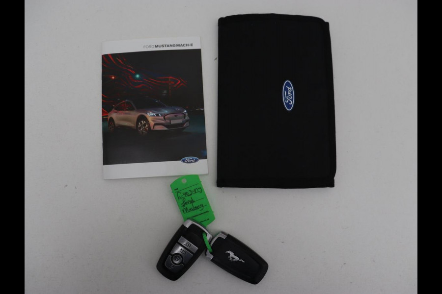 Ford Mustang Mach-E AWD 75 kWh | Panoramadak | 360 Camera | Leder | Stoelverwarming | Adaptive cruise | Carplay | Park Assist | Navigatie | Full LED | B&O Sound