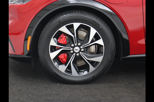 Ford Mustang Mach-E AWD 75 kWh | Panoramadak | 360 Camera | Leder | Stoelverwarming | Adaptive cruise | Carplay | Park Assist | Navigatie | Full LED | B&O Sound