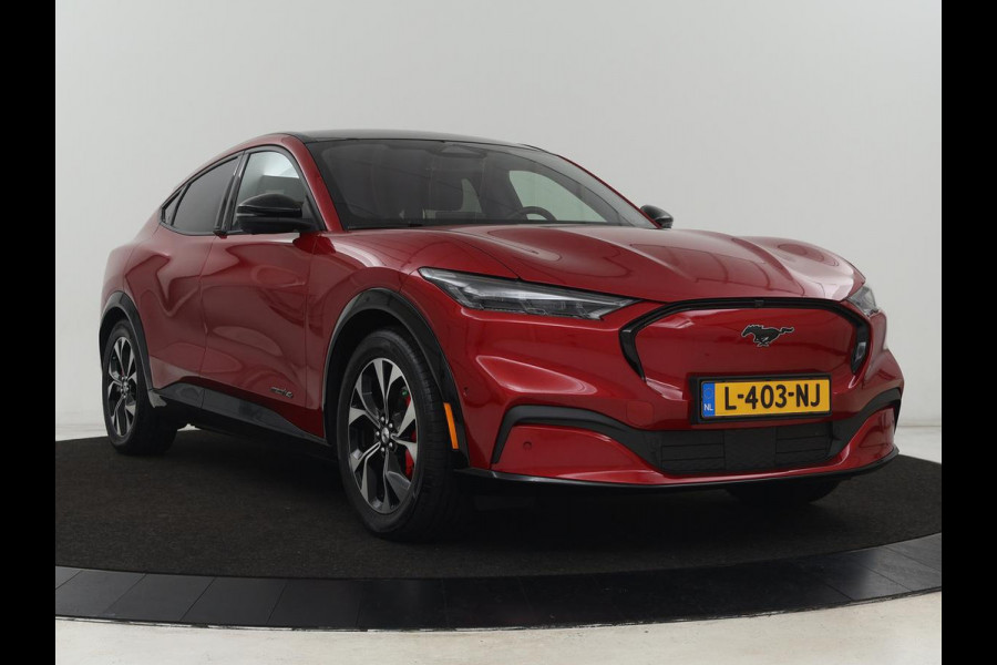 Ford Mustang Mach-E AWD 75 kWh | Panoramadak | 360 Camera | Leder | Stoelverwarming | Adaptive cruise | Carplay | Park Assist | Navigatie | Full LED | B&O Sound