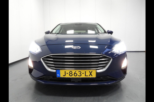 Ford Focus 1.0 EcoBoost Hybrid Titanium X Business NAVI/CAMERA/LED/VIRTUAL/16"LMV!