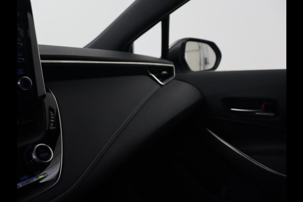 Toyota Corolla 1.8 Hybrid Business Plus | Stoelverwarming | Carplay | Adaptive cruise | Camera | Full LED | Climate control | Keyless | Digital Cockpit | Bluetooth