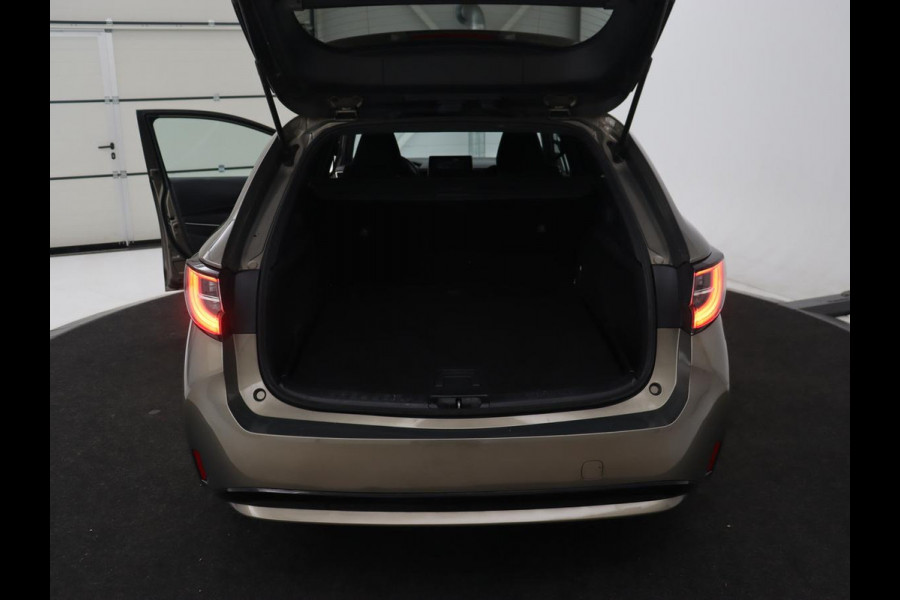 Toyota Corolla 1.8 Hybrid Business Plus | Stoelverwarming | Carplay | Adaptive cruise | Camera | Full LED | Climate control | Keyless | Digital Cockpit | Bluetooth