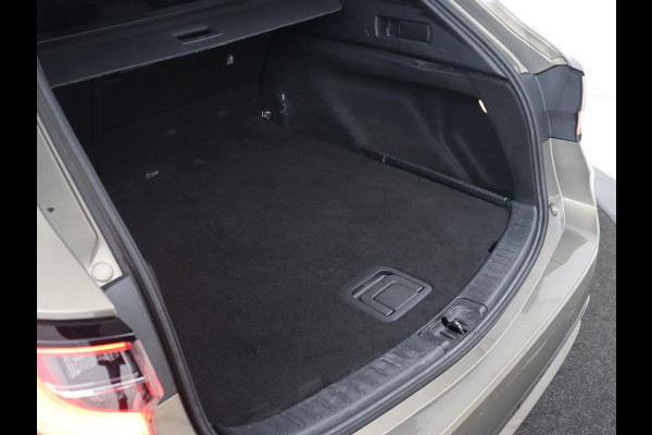 Toyota Corolla 1.8 Hybrid Business Plus | Stoelverwarming | Carplay | Adaptive cruise | Camera | Full LED | Climate control | Keyless | Digital Cockpit | Bluetooth