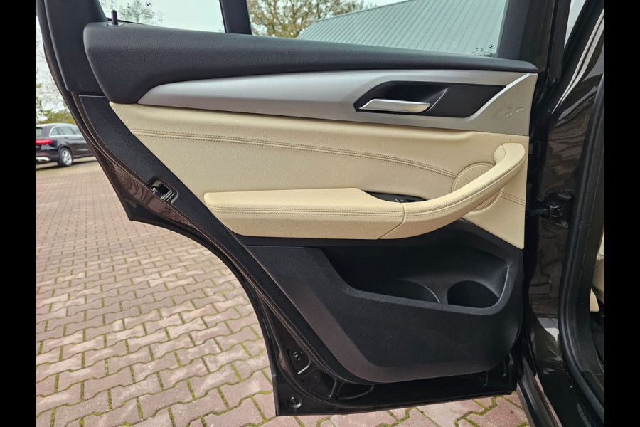 BMW X3 xDrive20i High Executive | Automaat | Pano | Leder | Elek. klep | Camera | LED | Stoelverwarming | Navi |