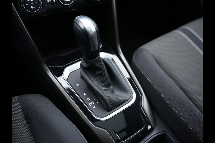 Volkswagen T-Roc 1.5 TSI Style Business | Panodak | Navigatie | Climate Control | Android/Apple Carplay
