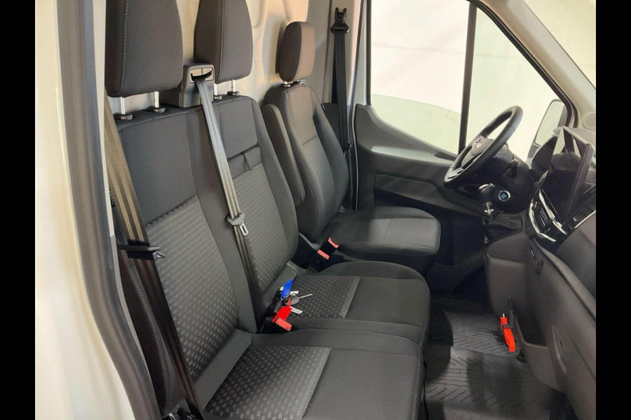 Ford Transit 350 2.0 TDCI L3H2 Trend 130pk | Safety Comfort-pakket | Navigatie Pack | Trekhaak | Adaptieve Cruise | BLIS