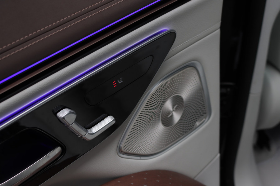 Mercedes-Benz EQS SUV 450 4MATIC AMG Line 118 kWh | Facelift | Hyperscreen | Achterasbesturing | Airmatic | Distronic+ | Massage | Burmester | Trekhaak | Verwarmd Stuurwiel | HUD | Stoelventilatie |