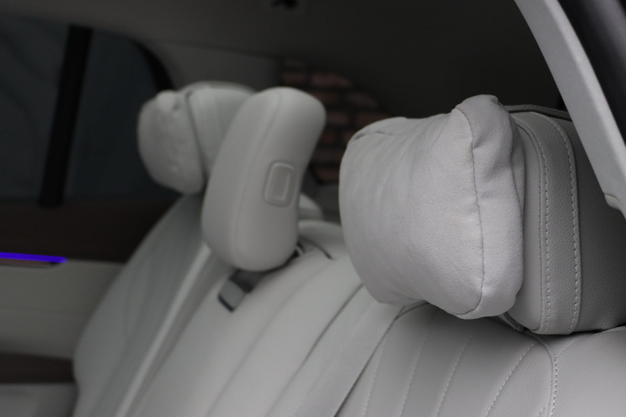 Mercedes-Benz EQS SUV 450 4MATIC AMG Line 118 kWh | Facelift | Hyperscreen | Achterasbesturing | Airmatic | Distronic+ | Massage | Burmester | Trekhaak | Verwarmd Stuurwiel | HUD | Stoelventilatie |