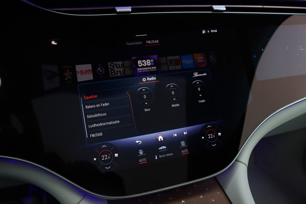 Mercedes-Benz EQS SUV 450 4MATIC AMG Line 118 kWh | Facelift | Hyperscreen | Achterasbesturing | Airmatic | Distronic+ | Massage | Burmester | Trekhaak | Verwarmd Stuurwiel | HUD | Stoelventilatie |