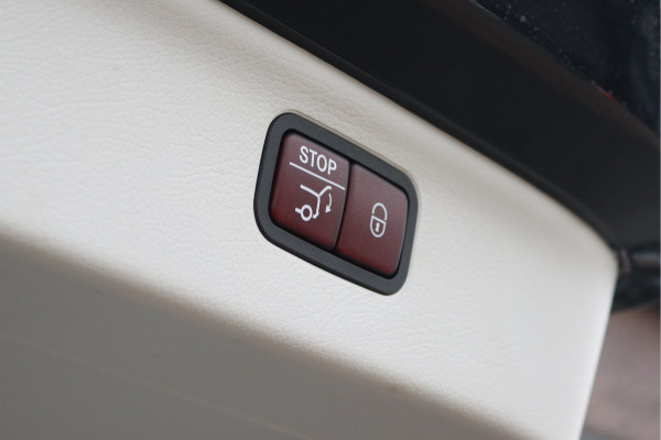 Mercedes-Benz EQS SUV 450 4MATIC AMG Line 118 kWh | Facelift | Hyperscreen | Achterasbesturing | Airmatic | Distronic+ | Massage | Burmester | Trekhaak | Verwarmd Stuurwiel | HUD | Stoelventilatie |