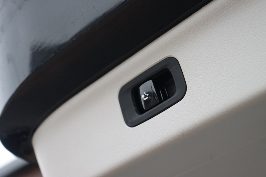 Mercedes-Benz EQS SUV 450 4MATIC AMG Line 118 kWh | Facelift | Hyperscreen | Achterasbesturing | Airmatic | Distronic+ | Massage | Burmester | Trekhaak | Verwarmd Stuurwiel | HUD | Stoelventilatie |