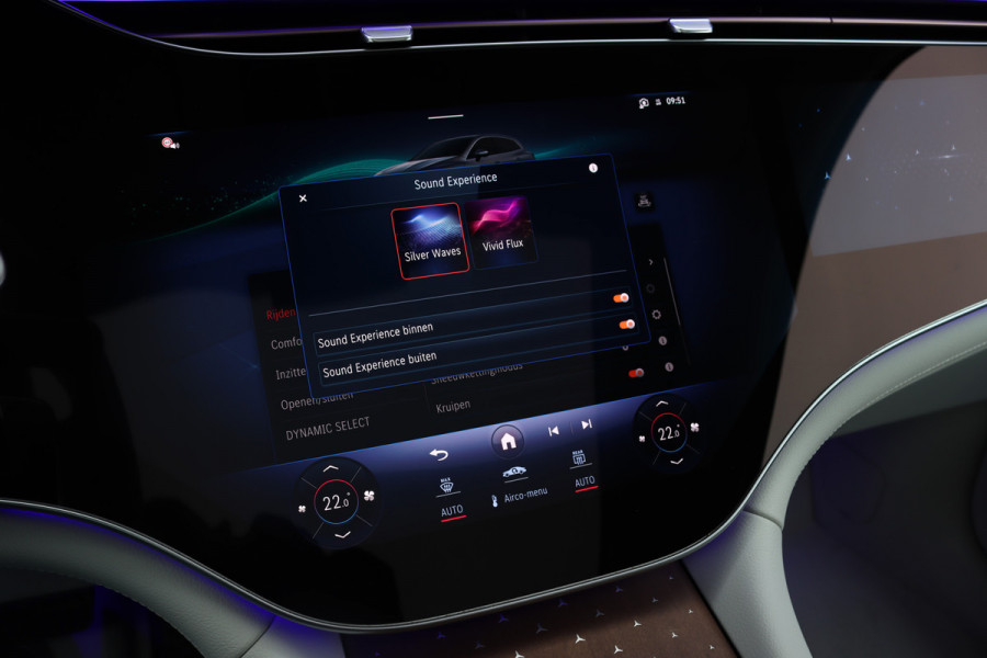 Mercedes-Benz EQS SUV 450 4MATIC AMG Line 118 kWh | Facelift | Hyperscreen | Achterasbesturing | Airmatic | Distronic+ | Massage | Burmester | Trekhaak | Verwarmd Stuurwiel | HUD | Stoelventilatie |