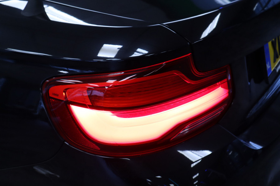 BMW 2 Serie Cabrio 220i High Executive H&K PDC