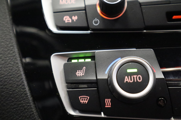 BMW 2 Serie Cabrio 220i High Executive H&K PDC