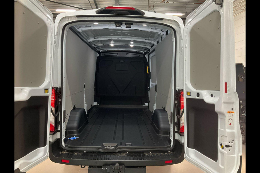 Ford Transit 350 2.0 TDCI L3H2 Trend 130pk | Safety en Comfort pack | Trekhaak | SYNC 4 Navigatie