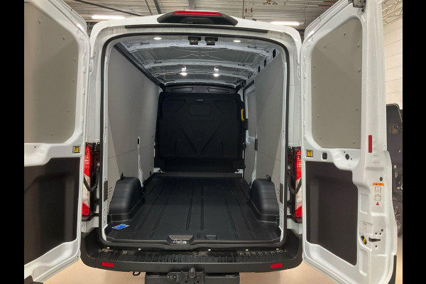 Ford Transit 350 2.0 TDCI L3H2 Trend 130pk | Safety en Comfort pack | Trekhaak | SYNC 4 Navigatie