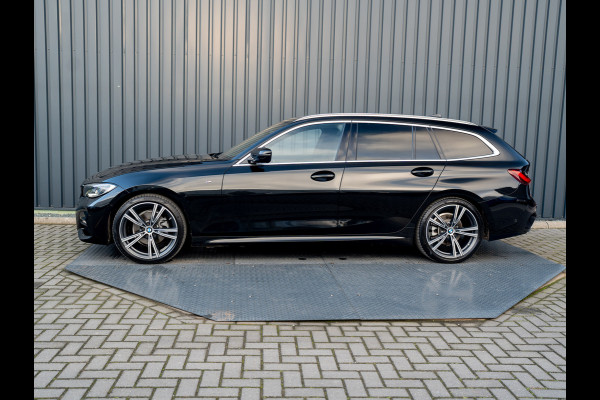 BMW 3-serie 320i High Executive | M-Sport | Laser | Stoelgeheugen | Trekhaak wegkl. | 19'' | Head Up | Camera | Keyless | Prijs Rijklaar!!