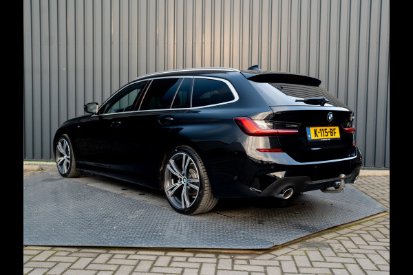 BMW 3-serie 320i High Executive | M-Sport | Laser | Stoelgeheugen | Trekhaak wegkl. | 19'' | Head Up | Camera | Keyless | Prijs Rijklaar!!