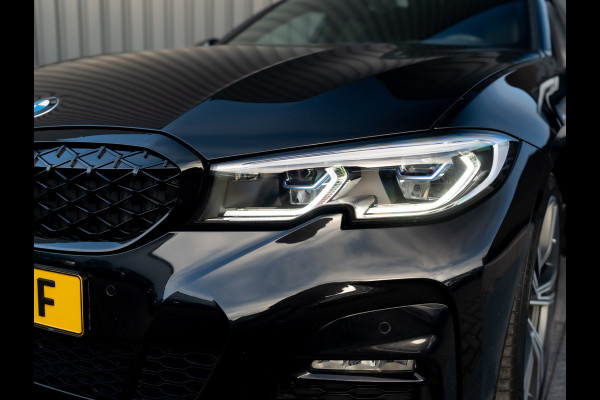 BMW 3-serie 320i High Executive | M-Sport | Laser | Stoelgeheugen | Trekhaak wegkl. | 19'' | Head Up | Camera | Keyless | Prijs Rijklaar!!