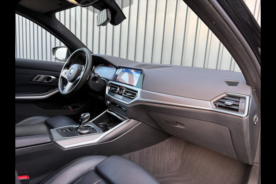 BMW 3-serie 320i High Executive | M-Sport | Laser | Stoelgeheugen | Trekhaak wegkl. | 19'' | Head Up | Camera | Keyless | Prijs Rijklaar!!