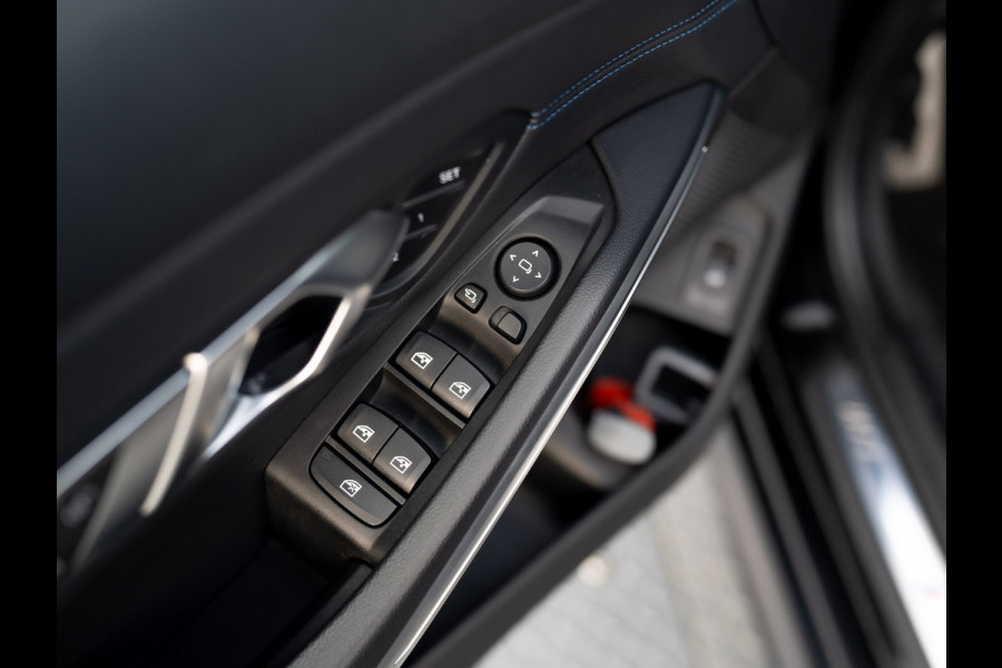 BMW 3-serie 320i High Executive | M-Sport | Laser | Stoelgeheugen | Trekhaak wegkl. | 19'' | Head Up | Camera | Keyless | Prijs Rijklaar!!