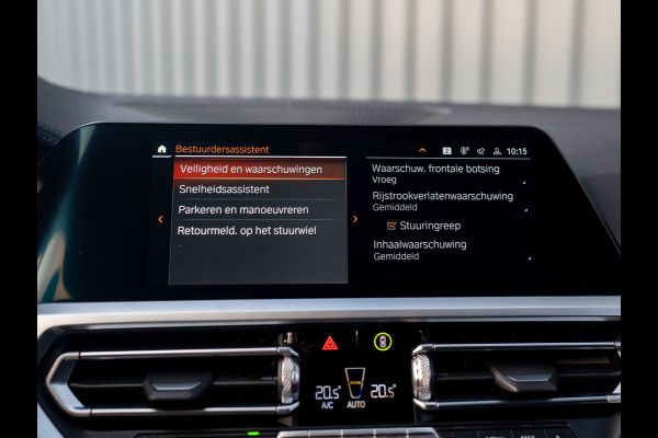 BMW 3-serie 320i High Executive | M-Sport | Laser | Stoelgeheugen | Trekhaak wegkl. | 19'' | Head Up | Camera | Keyless | Prijs Rijklaar!!