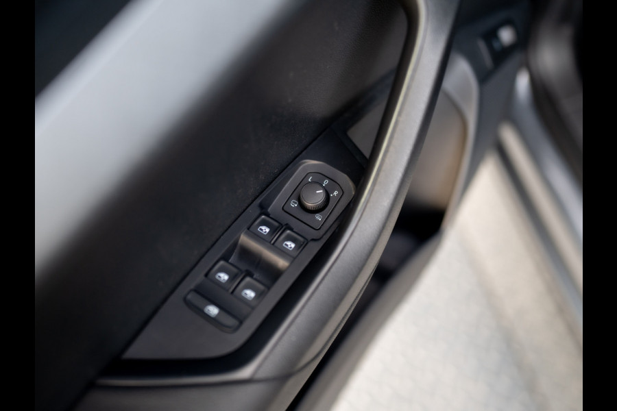 Škoda Karoq 1.5 TSI ACT Business Edition Plus | Elk. A-klep | Camera | Adapt. Cr. | Prijs Rijklaar!!