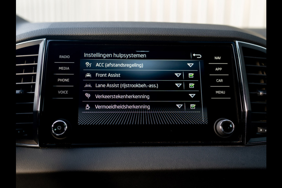 Škoda Karoq 1.5 TSI ACT Business Edition Plus | Elk. A-klep | Camera | Adapt. Cr. | Prijs Rijklaar!!