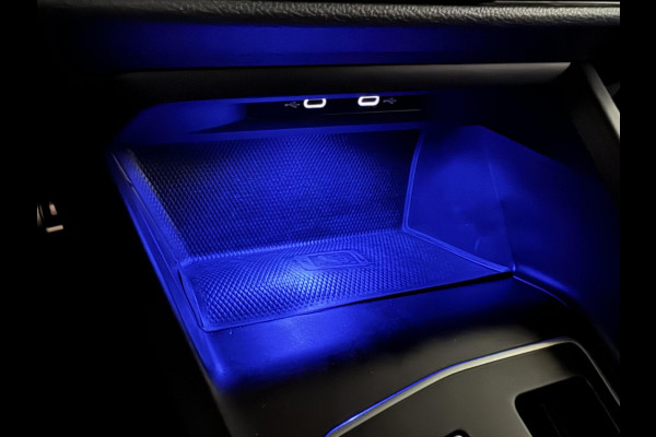 Volkswagen Golf 1.5 eTSI R-Line Pano Harman/Kardon Carplay Sfeer