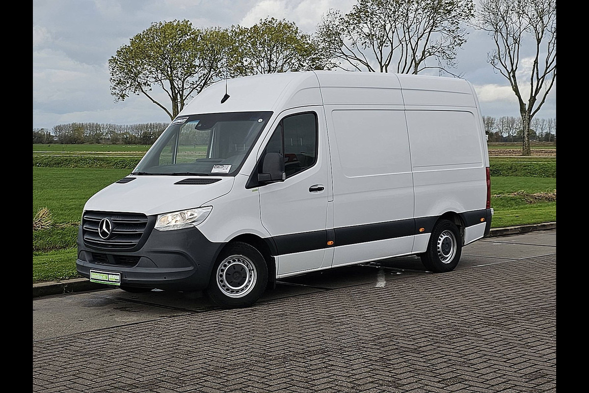 Mercedes-Benz Sprinter 314 2.2 CDI L2H2 EURO VI-D Automaat Mbux Standkachel Airco Adaptieve Cruise Camera PDC WP-Inrichting RWD Euro6 143 PK!