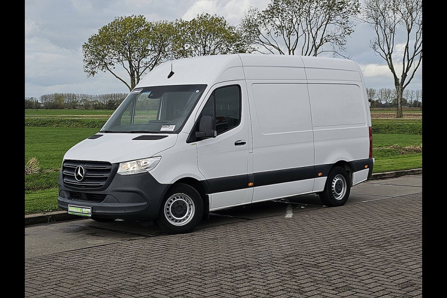 Mercedes-Benz Sprinter 314 2.2 CDI L2H2 EURO VI-D Automaat Mbux Standkachel Airco Adaptieve Cruise Camera PDC WP-Inrichting RWD Euro6 143 PK!