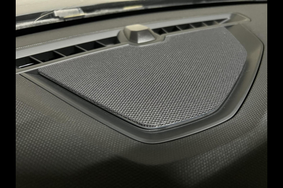 Lynk & Co 01 1.5 Plug-in Black Edition Sfeerver. 360° NAP