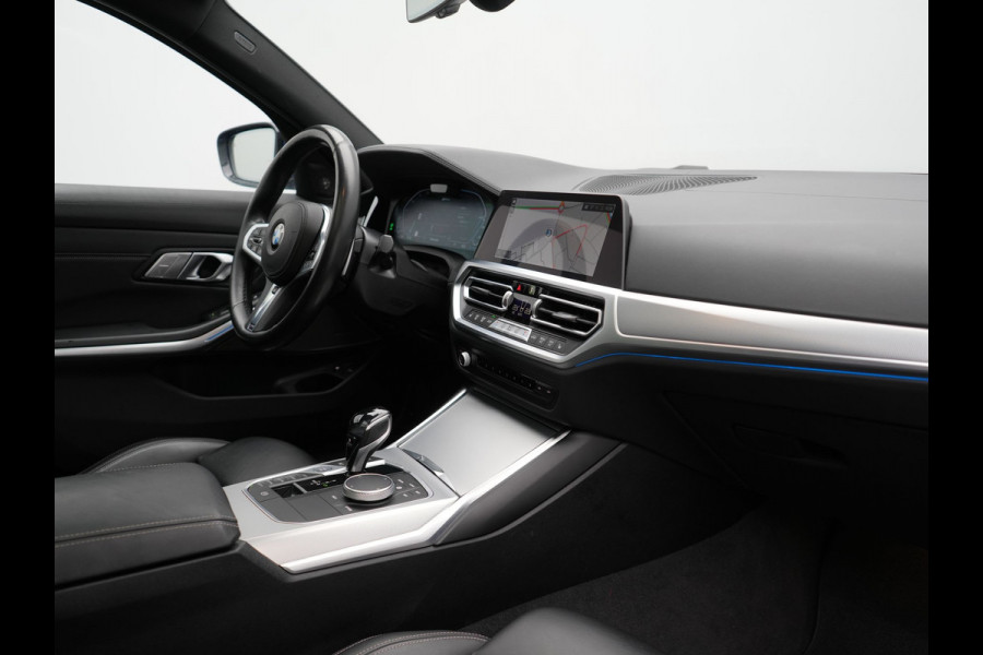 BMW 3 Serie Touring 330e M Sport Plug In Hybrid 293pk Dealer O.H. PHEV | Panodak | Head Up | 360 Camera | Adaptive Cruise | Harman & Kardon | Nappa Lederen Sportstoelen Memory & Verwarmd | Adaptief Onderstel | Laser LED | Apple Carplay | Sfeerverlichting |