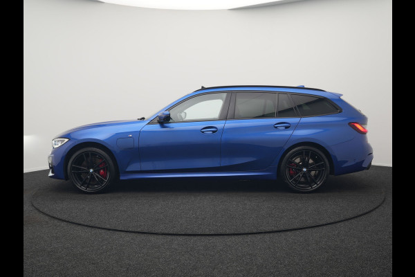 BMW 3 Serie Touring 330e M Sport Plug In Hybrid 293pk Dealer O.H. PHEV | Panodak | Head Up | 360 Camera | Adaptive Cruise | Harman & Kardon | Nappa Lederen Sportstoelen Memory & Verwarmd | Adaptief Onderstel | Laser LED | Apple Carplay | Sfeerverlichting |