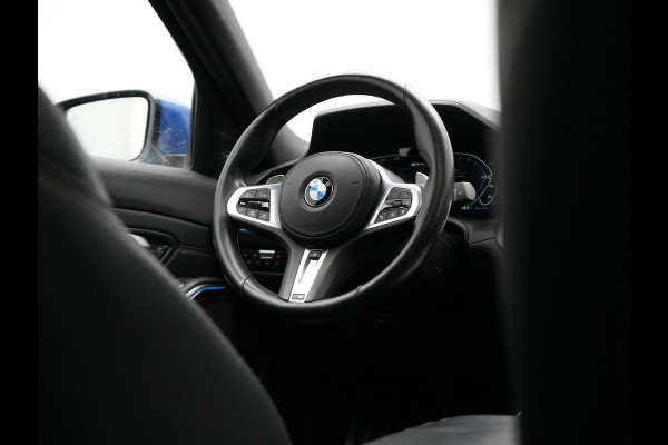 BMW 3 Serie Touring 330e M Sport Plug In Hybrid 293pk Dealer O.H. PHEV | Panodak | Head Up | 360 Camera | Adaptive Cruise | Harman & Kardon | Nappa Lederen Sportstoelen Memory & Verwarmd | Adaptief Onderstel | Laser LED | Apple Carplay | Sfeerverlichting |