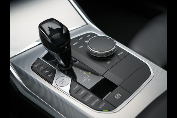 BMW 3 Serie Touring 330e M Sport Plug In Hybrid 293pk Dealer O.H. PHEV | Panodak | Head Up | 360 Camera | Adaptive Cruise | Harman & Kardon | Nappa Lederen Sportstoelen Memory & Verwarmd | Adaptief Onderstel | Laser LED | Apple Carplay | Sfeerverlichting |