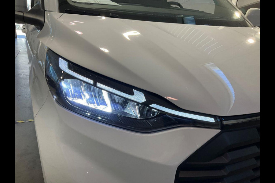 Ford Transit Custom 320 2.0 TDCI L1H1 Limited 150pk! | 17 inch | Stoelverwarming | Camera | Parkeersensoren | Volledig meegespoten bumpers