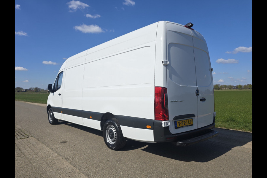 Mercedes-Benz Sprinter 315 1.9 CDI L3H2 RWD - 150 Pk - Euro 6 - RWD - MBUX - Camera - Airco - Cruise Control