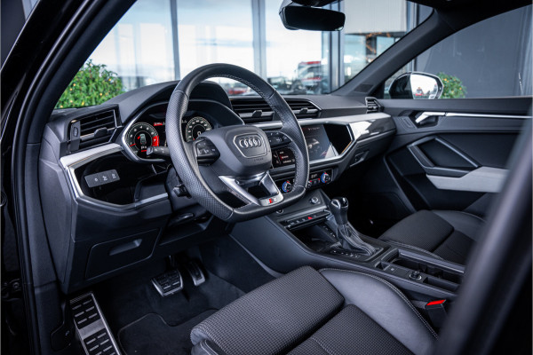 Audi Q3 Sportback 35 TFSI S Edition Competition - Panorama | Sonos | Carbon | Elek. Trekhaak | 360 Camera