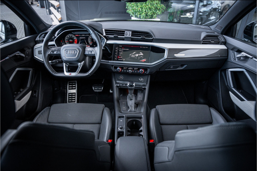Audi Q3 Sportback 35 TFSI S Edition Competition - Panorama | Sonos | Carbon | Elek. Trekhaak | 360 Camera