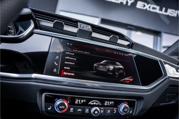 Audi Q3 Sportback 35 TFSI S Edition Competition - Panorama | Sonos | Carbon | Elek. Trekhaak | 360 Camera