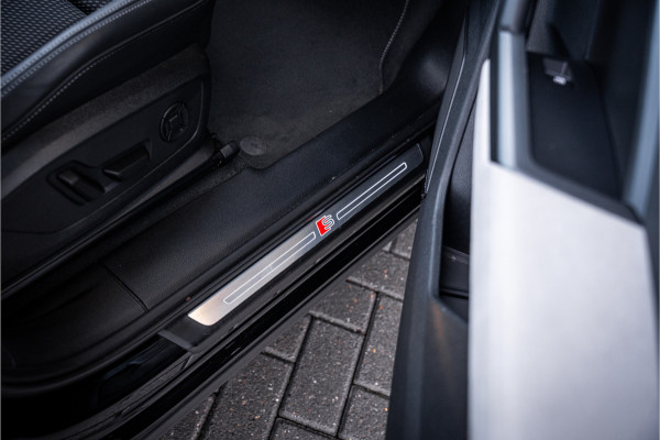 Audi Q3 Sportback 35 TFSI S Edition Competition - Panorama | Sonos | Carbon | Elek. Trekhaak | 360 Camera