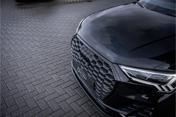 Audi Q3 Sportback 35 TFSI S Edition Competition - Panorama | Sonos | Carbon | Elek. Trekhaak | 360 Camera