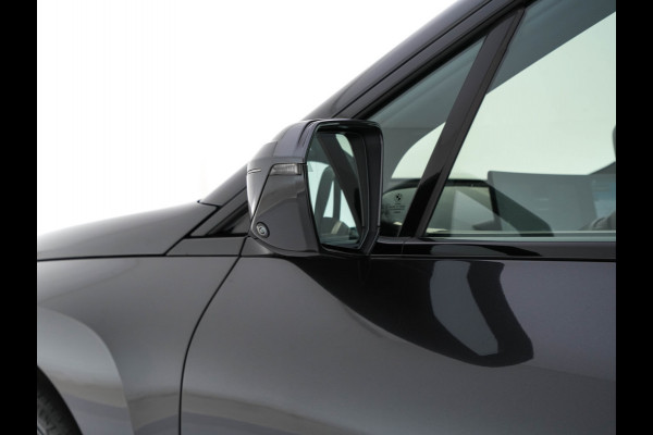 BMW iX xDrive40 High Executive 77 kWh ( 3-Fase ) {SOH-100%} (INCL-BTW) Aut. *PANO | HEAD-UP | HARMAN/KARDON-SURROUND | SOFT-CLOSE | DAB+ | DIGI-COCKPIT | HEATED-COMFORTSEATS | FULL-LED | CARPLAY | TOWBAR | AMBIENT-LIGHT | TOPVIEW | MEMORY-PACK |