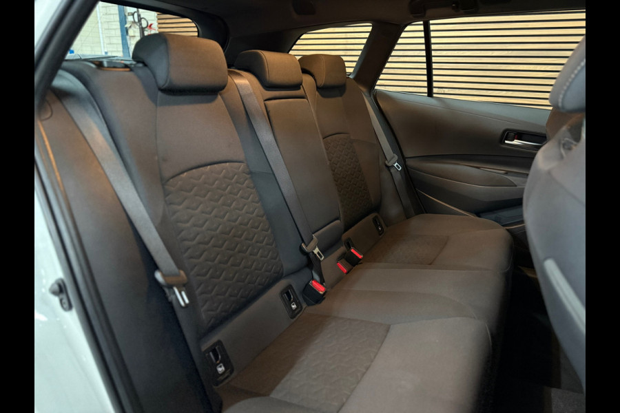 Toyota Corolla Touring Sports 1.8 Hybrid Active | Trekhaak | Camera | Carplay | 16' inch | NAP | LED | DAB