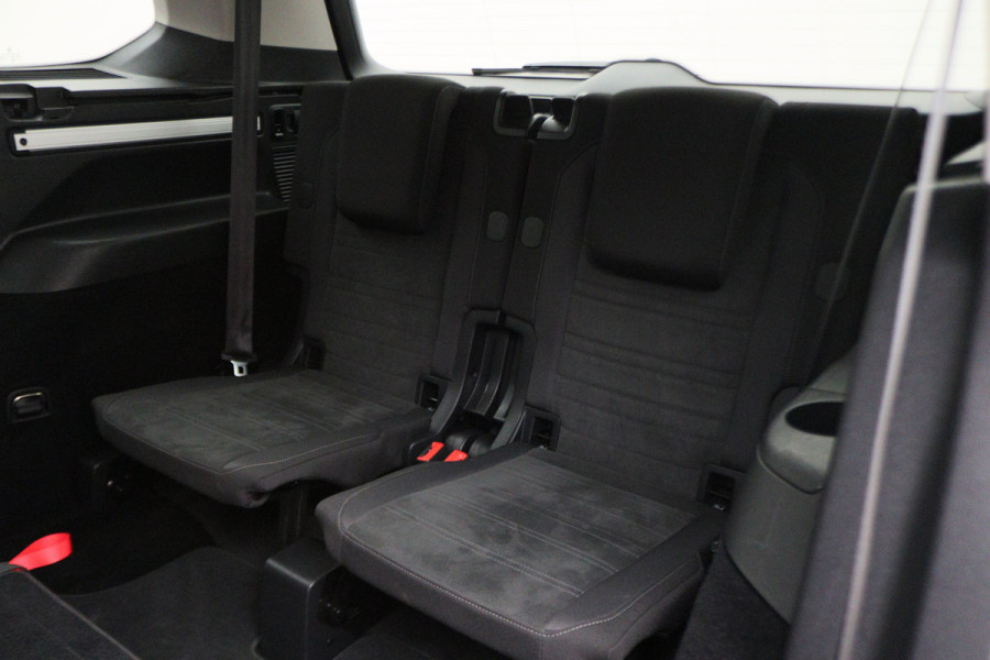 Volkswagen Touran 1.4 TSI DSG Highline Edition R-Line 7p Climate, ACC, Stuur/Stoel Verwarming, Apple Carplay, LED, Trekhaak, 18''